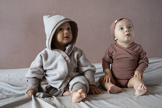 Warum wir natürliche Materialien für Baby- und Kinderkleidung lieben