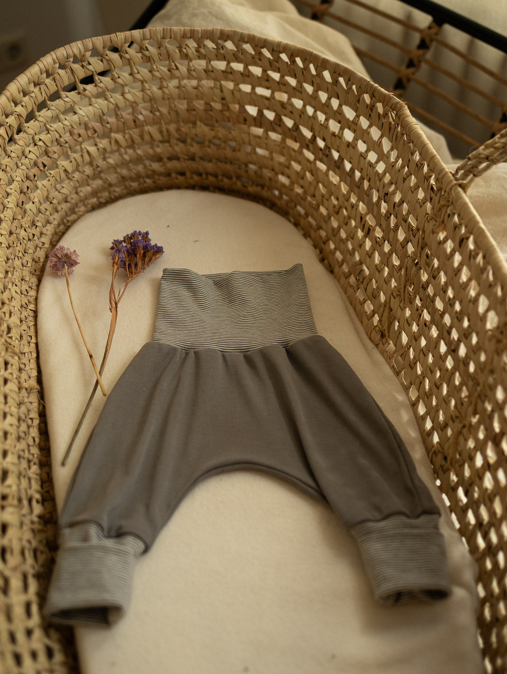 Babyknicker Modal mit Ringelbündchen