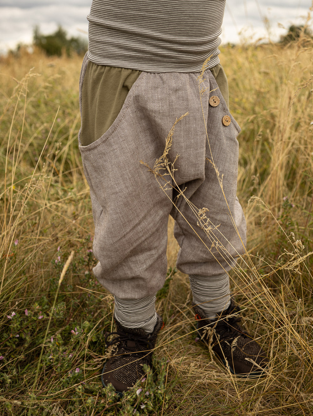 Knickerbocker herringbone with colorful pockets