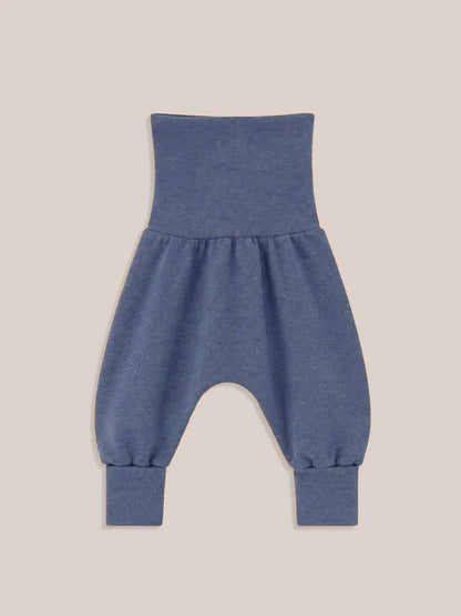 petit cochon Babyknicker aus blauem, meliertem Feinstrick-Jersey mit hohem Bund und bequemer Passform