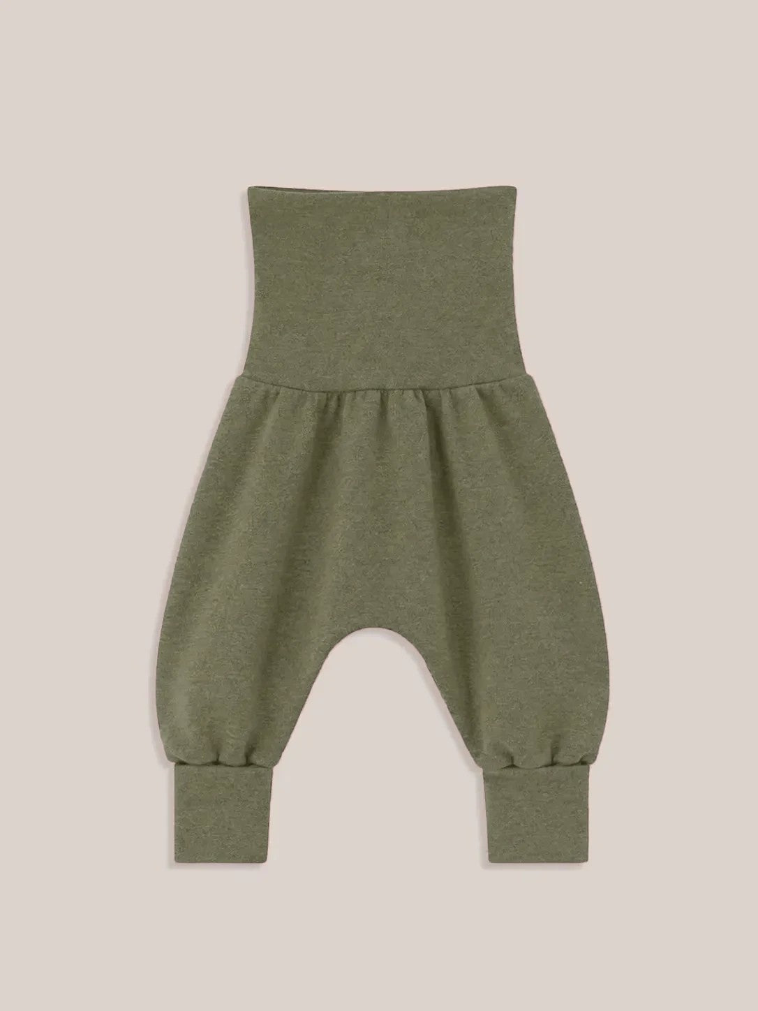 petit cochon Babyknicker aus olivgrünem, meliertem Feinstrick-Jersey mit hohem Bündchen und weicher Passform