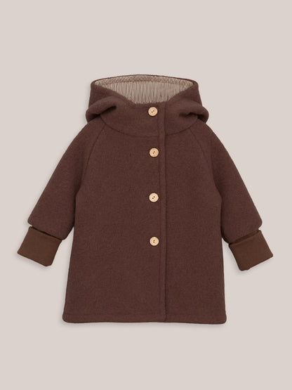 petit cochon Wichteljacke aus braunem Wollwalk mit Kapuze, Bio-Jersey-Futter und Holzknöpfen für Kinder