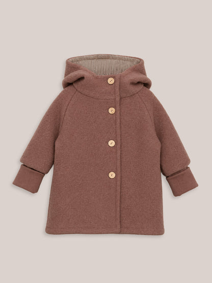 petit cochon Wichteljacke aus braunem Wollwalk mit Kapuze, Bio-Jersey-Futter und Holzknöpfen für Kinder